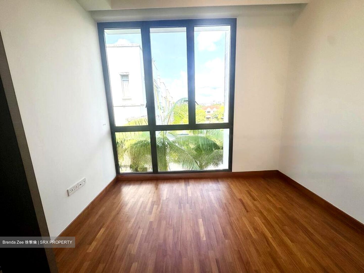 Alana (D28), Terrace #484935001